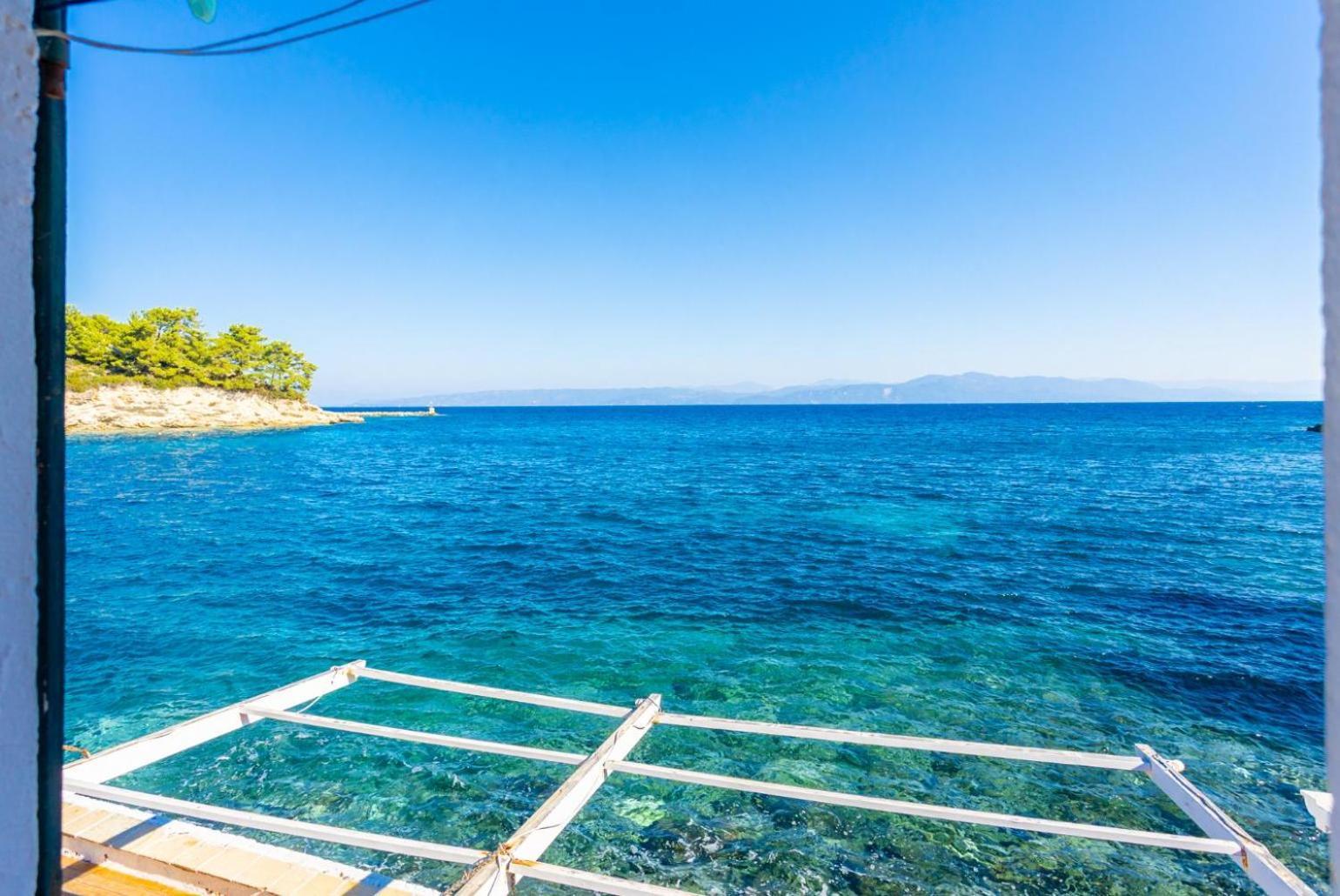 Spiros Jetty House Apartment Longos  ภายนอก รูปภาพ